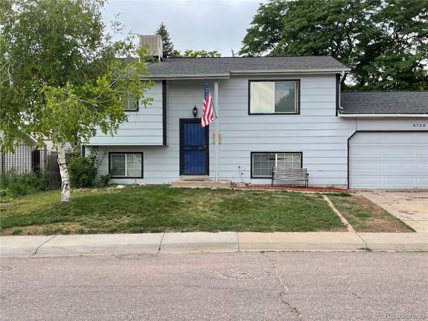 8758 W Maplewood DR, Littleton, CO 80123