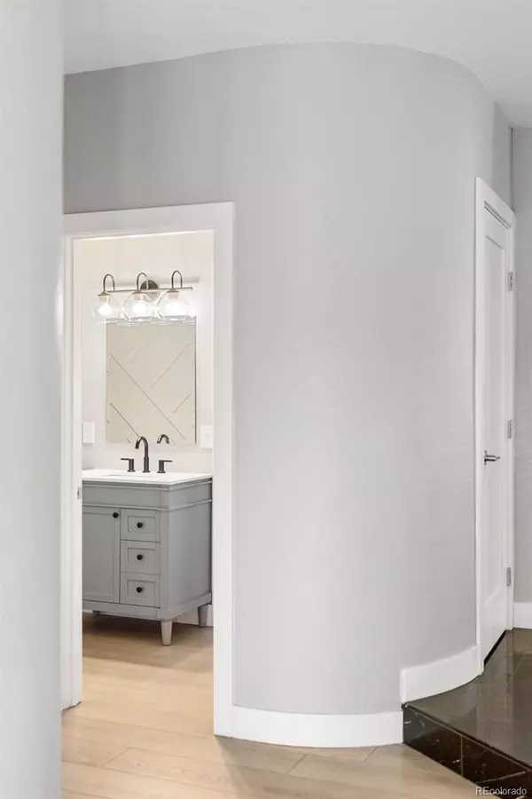 Centennial, CO 80016,7400 S Genoa CIR