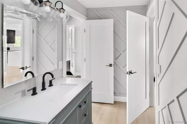 Centennial, CO 80016,7400 S Genoa CIR