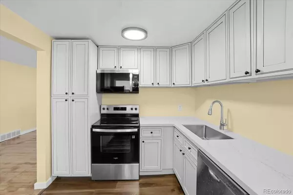 Arvada, CO 80004,8940 Cole DR