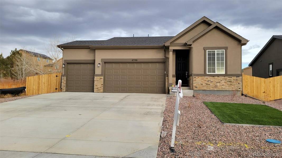 4706 Meadowlark LN, Pueblo, CO 81008