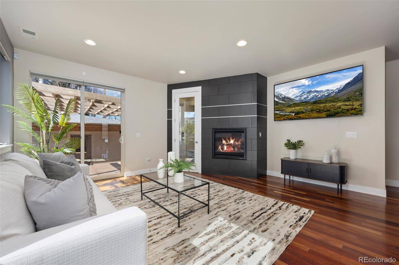 Denver, CO 80211,2053 Meade ST