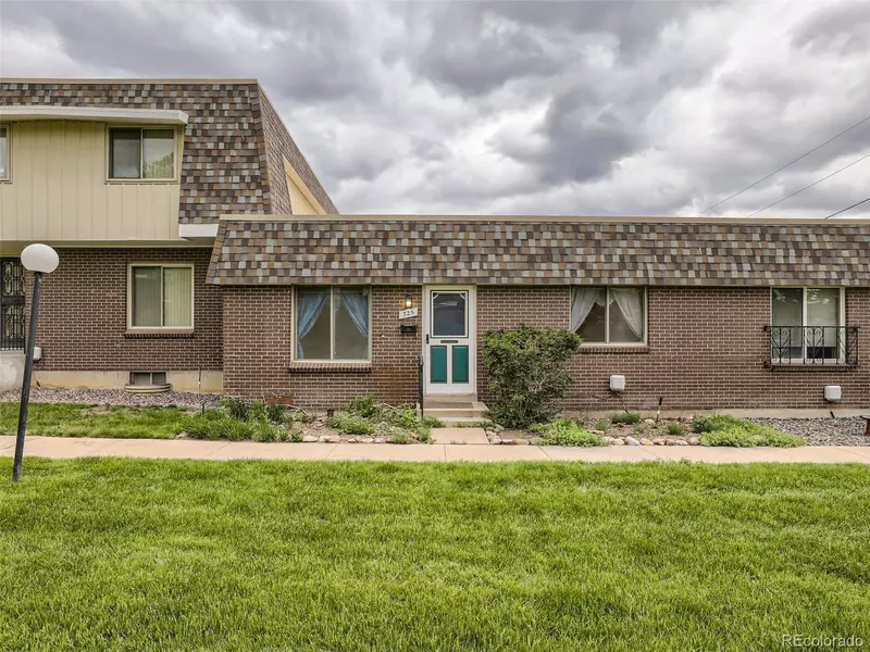 725 S Youngfield CT, Lakewood, CO 80228