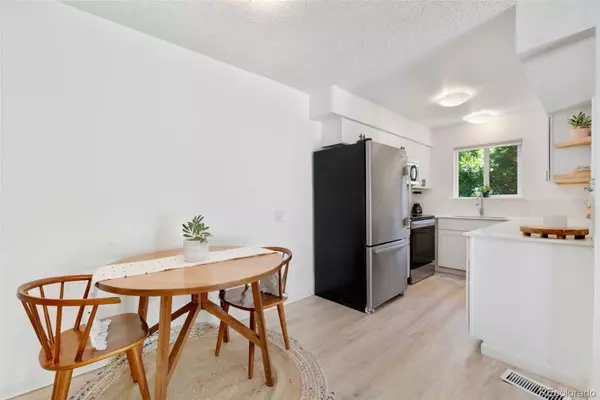 Denver, CO 80237,9255 E Lehigh AVE #208