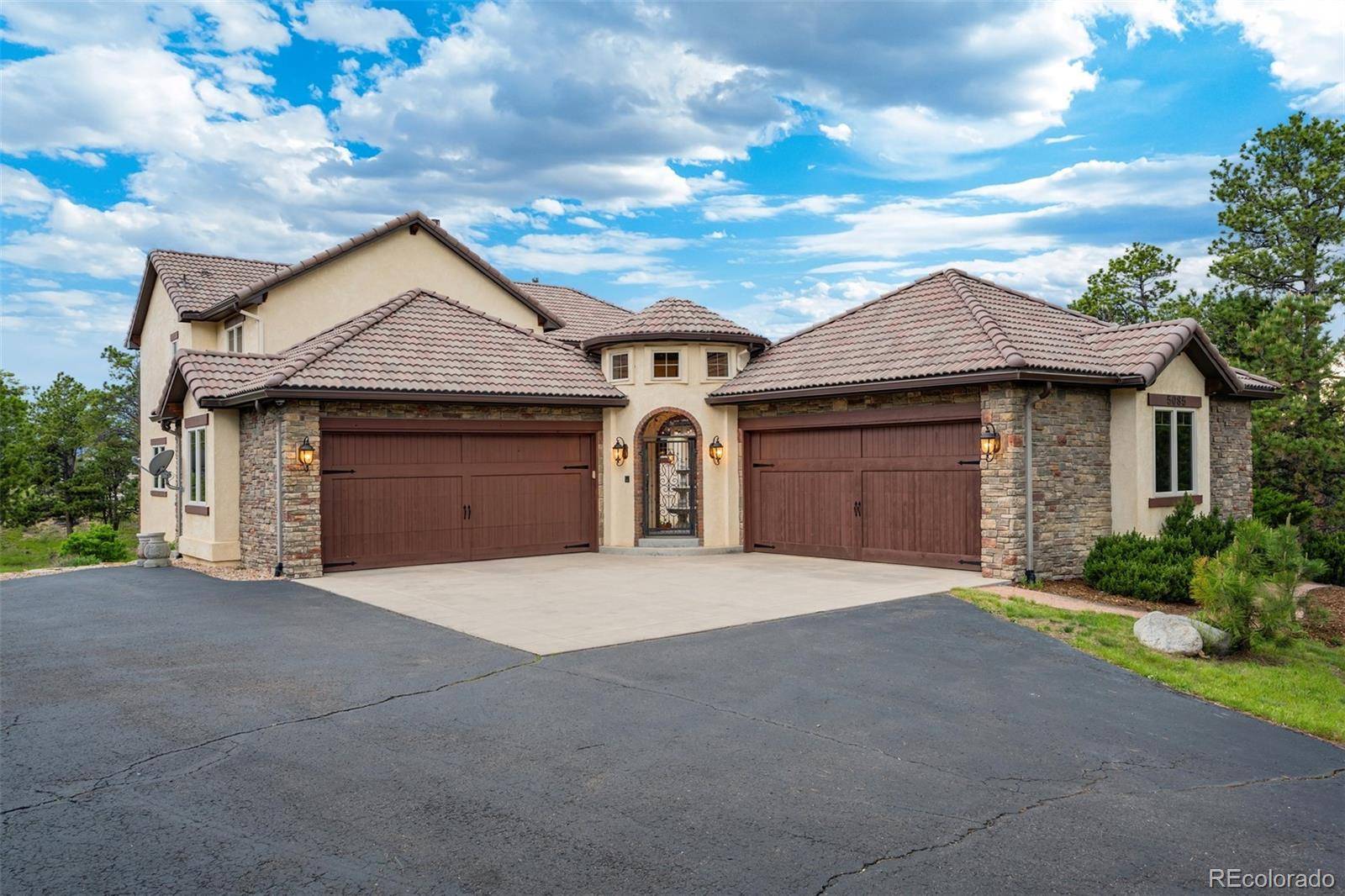 5085 Saxton Hollow RD, Colorado Springs, CO 80908