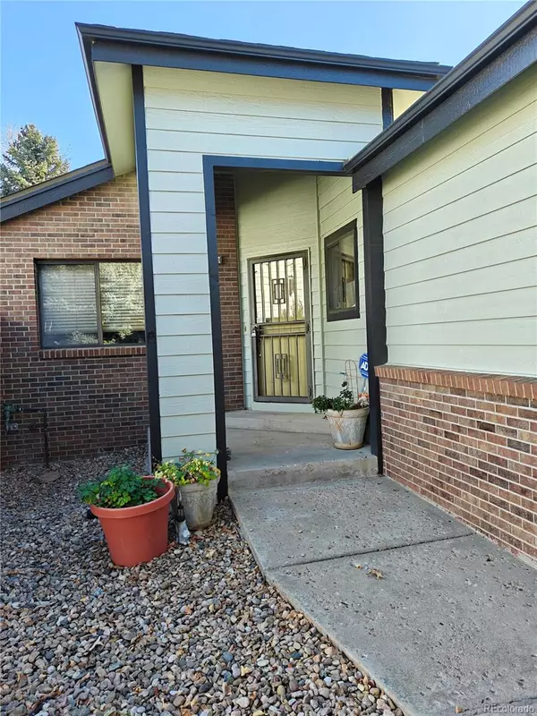11183 E Baltic PL, Aurora, CO 80014