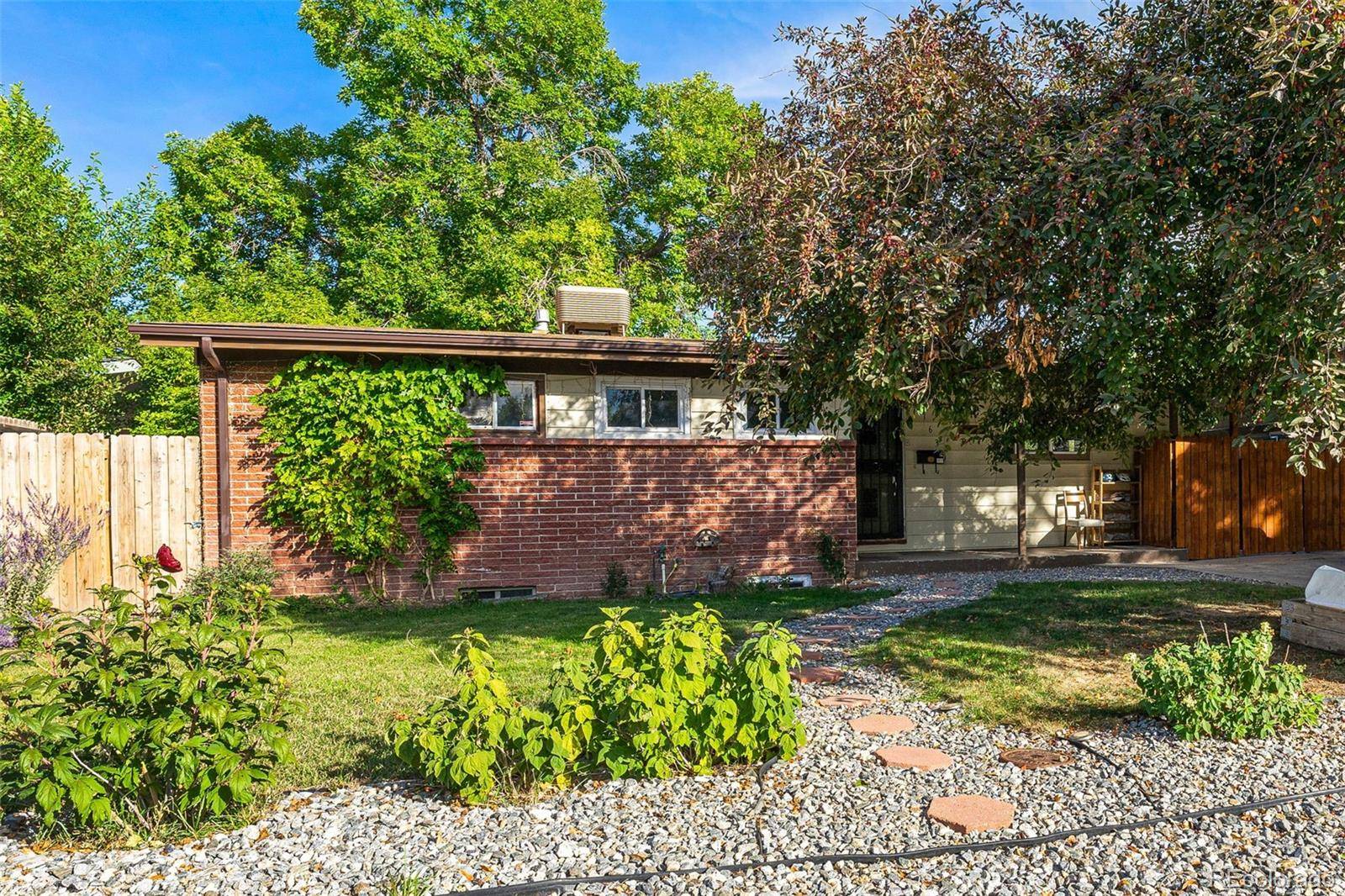 1630 S Chase ST, Lakewood, CO 80232