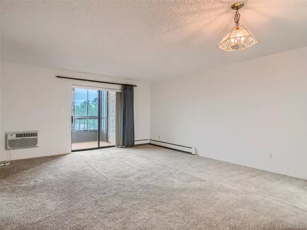 Aurora, CO 80014,13952 E Marina DR #211