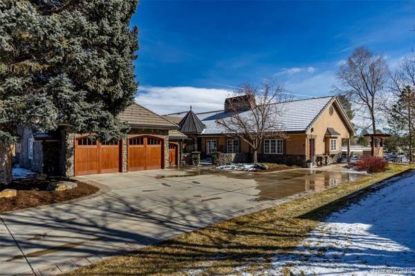 18 Club LN, Littleton, CO 80123