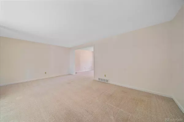 Denver, CO 80224,6968 E Dartmouth AVE