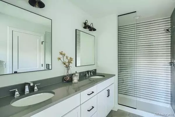 Arvada, CO 80002,5419 Allison ST