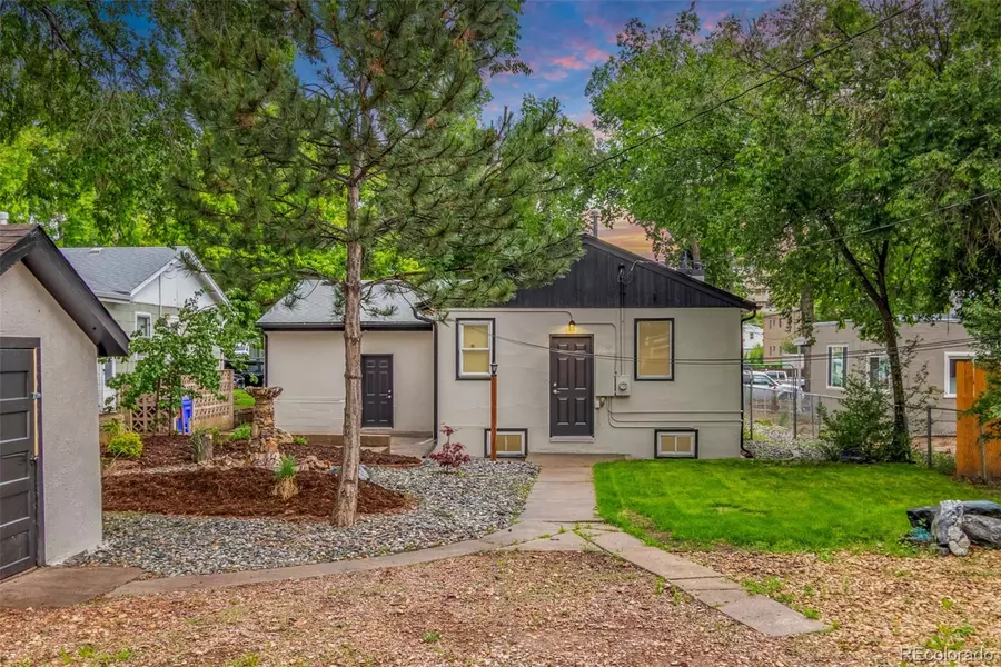 105 Bonfoy AVE, Colorado Springs, CO 80909