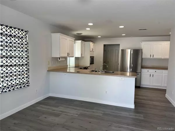 Denver, CO 80249,5527 Flanders WAY