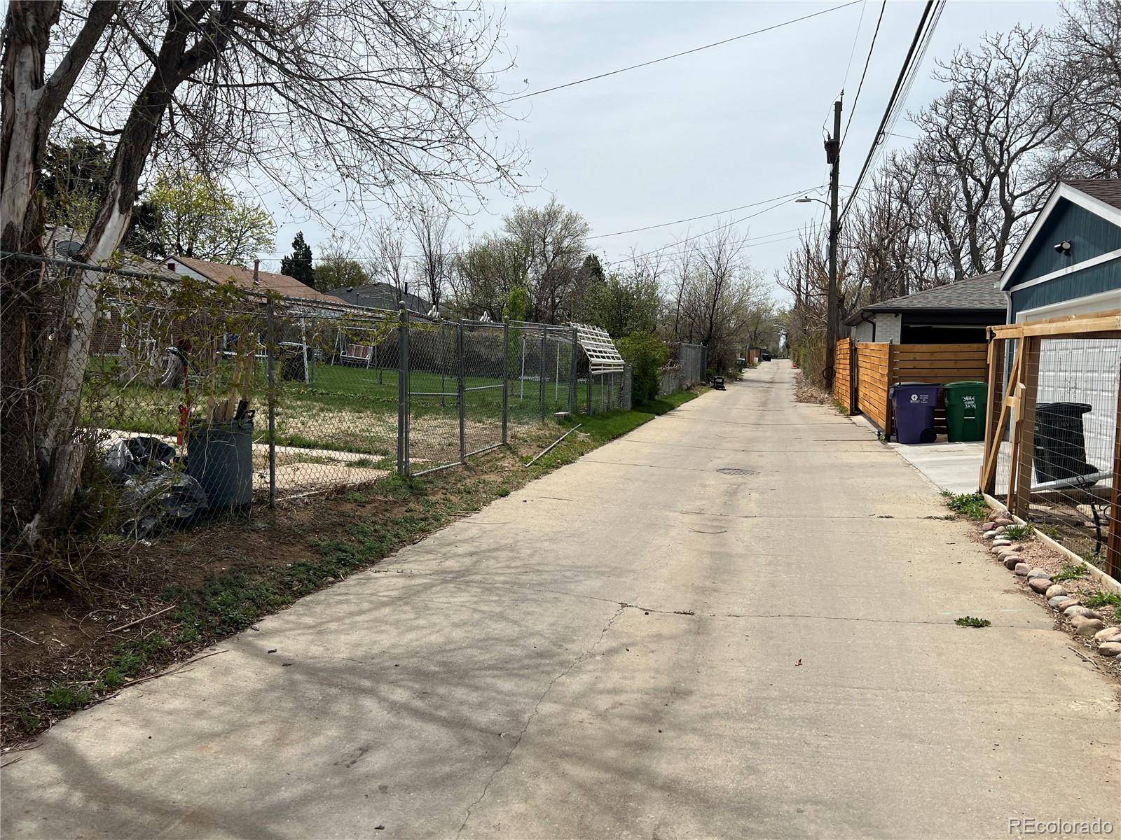 Denver, CO 80207,3295 Oneida ST