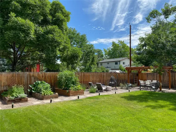 Centennial, CO 80121,6610 S High ST