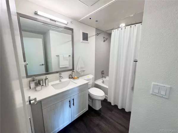 Denver, CO 80212,4900 W 29th AVE #301