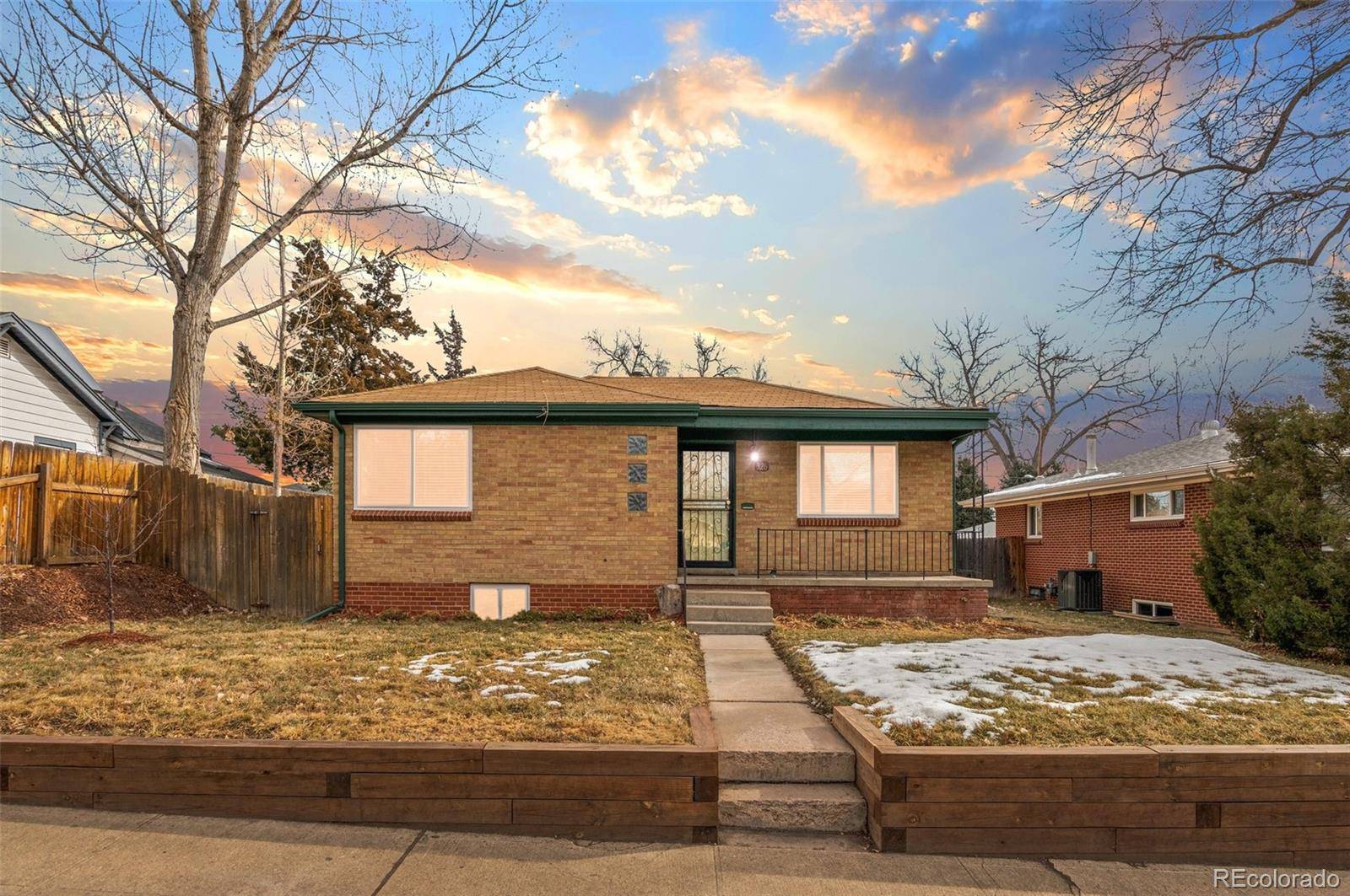 326 S Holly ST, Denver, CO 80246