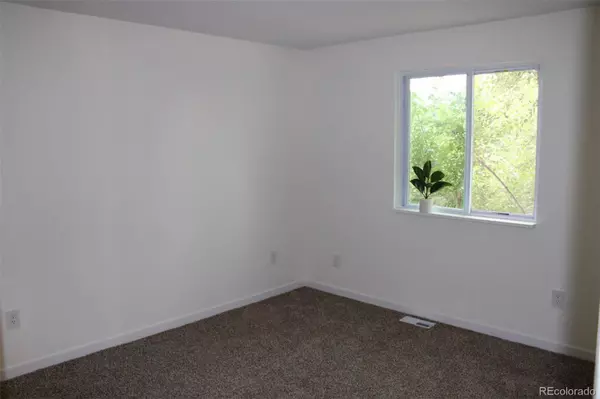 Denver, CO 80239,5109 Columbus WAY