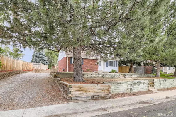 Littleton, CO 80120,810 W Powers DR