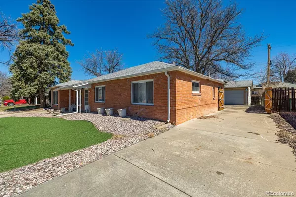 Aurora, CO 80011,938 Racine ST