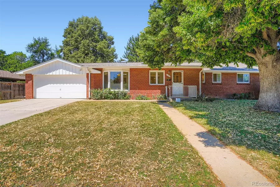 135 Dover ST, Lakewood, CO 80226