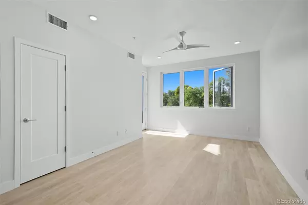 Boulder, CO 80301,3281 Airport RD #C207