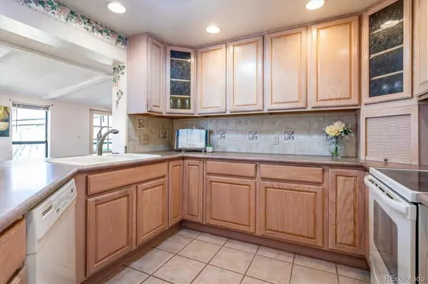 Arvada, CO 80003,6487 Eaton ST