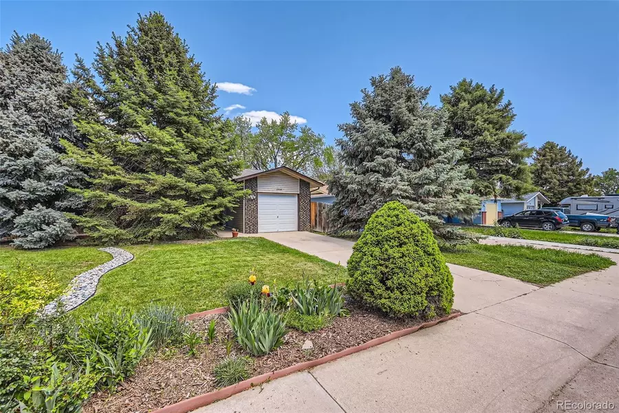 2208 Emery ST, Longmont, CO 80501