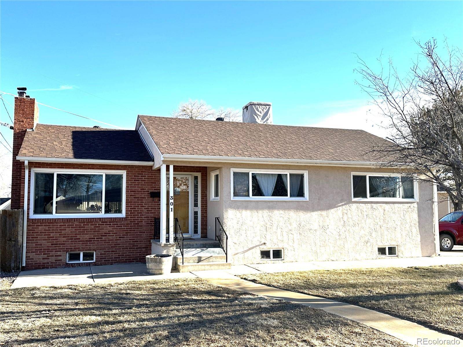 301 Kenwood DR,  Pueblo,  CO 81004