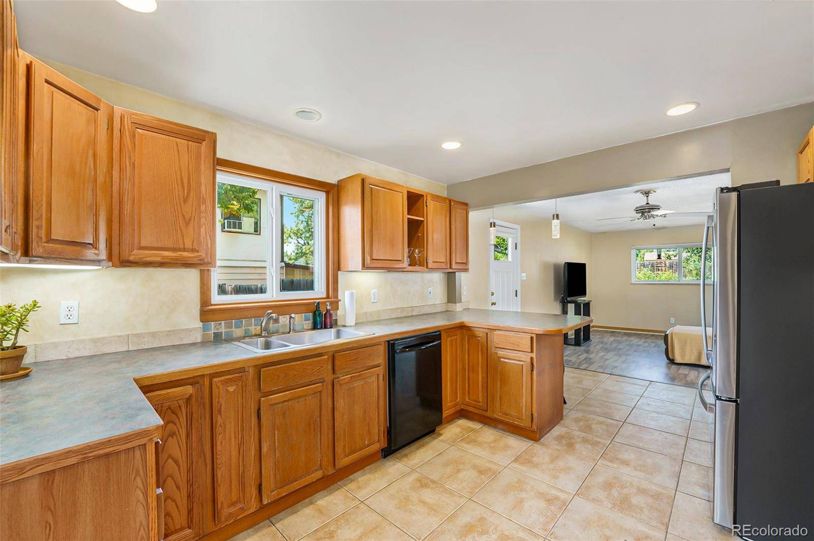 Golden, CO 80403,616 Sunshine Pkwy