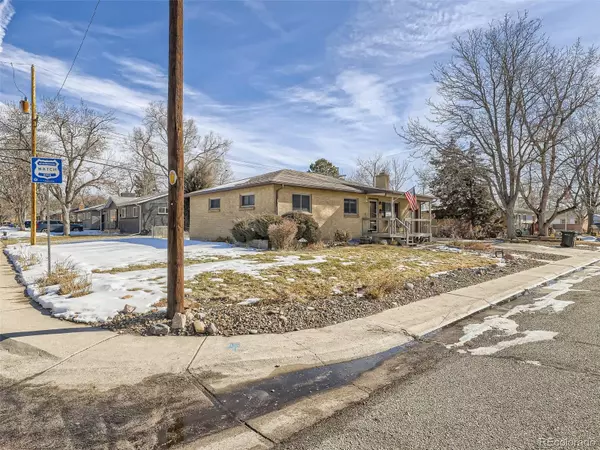 Arvada, CO 80004,6219 Iris WAY