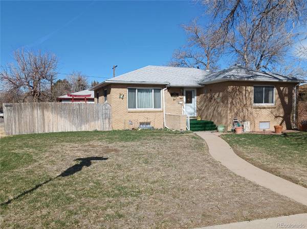 2489 S Zurich CT, Denver, CO 80219