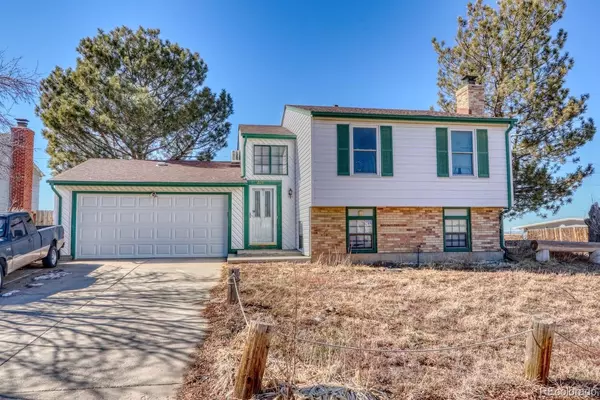 205 Mckinley DR, Bennett, CO 80102