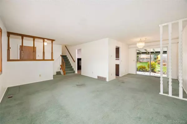 Littleton, CO 80123,8998 W Radcliffe DR