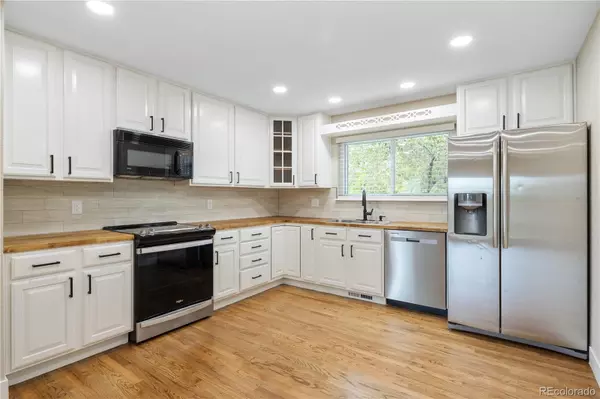 958 S Routt CT, Lakewood, CO 80226