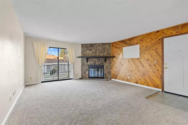 Aurora, CO 80017,921 S Walden ST #108