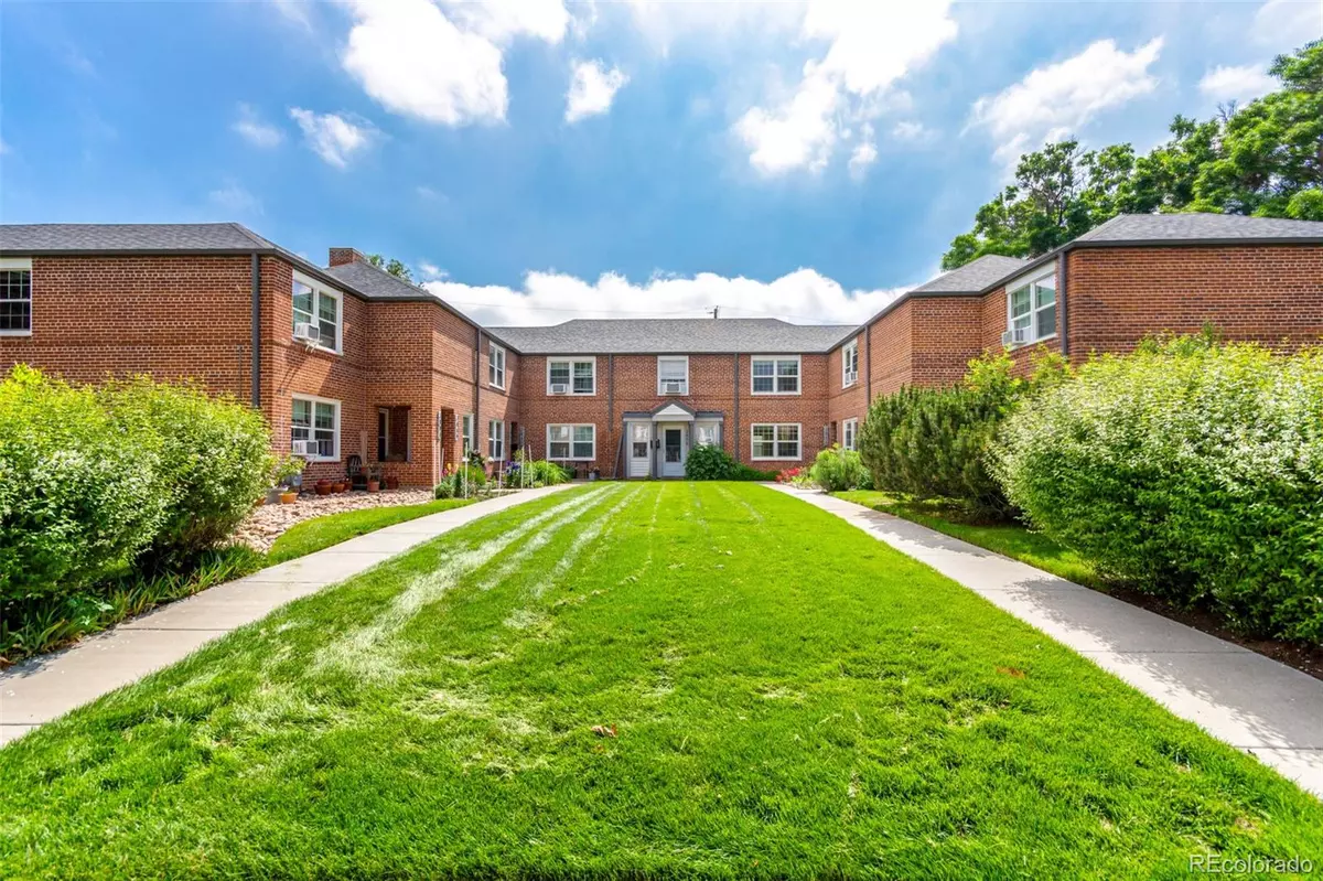 Denver, CO 80207,2856 Jasmine ST