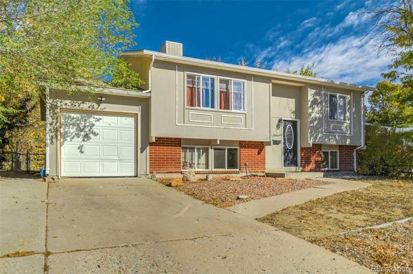 5 Tartan LN, Pueblo, CO 81001