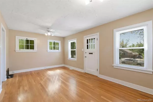 Colorado Springs, CO 80903,924 E Saint Vrain ST