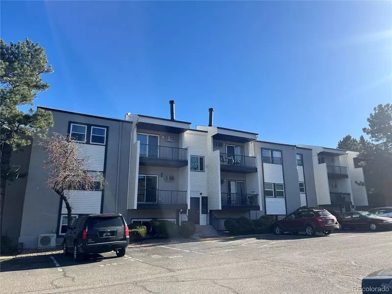 1300 Golden CIR #107, Golden, CO 80401