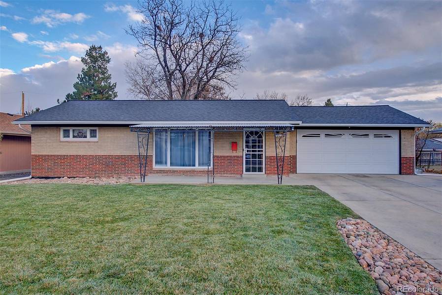 40 S Chase DR, Lakewood, CO 80226