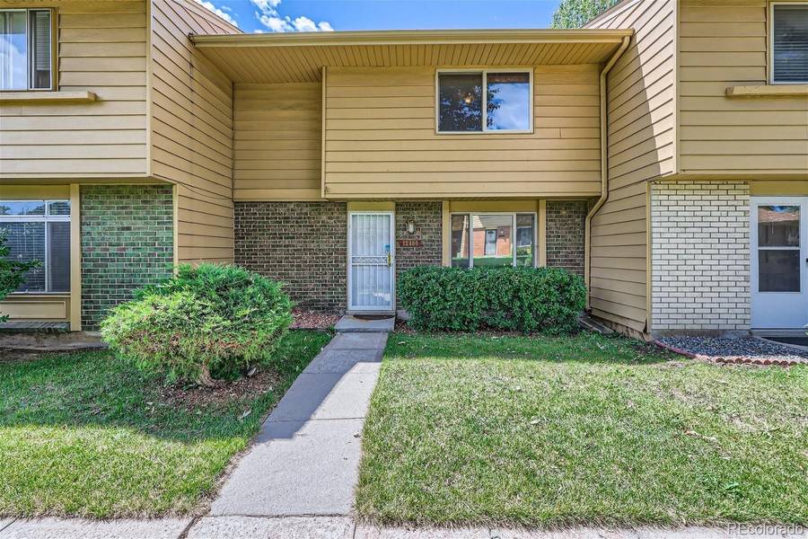 12466 E Kansas PL, Aurora, CO 80012