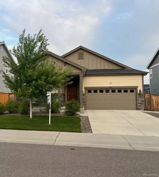 915 N Waterloo CT, Aurora, CO 80018
