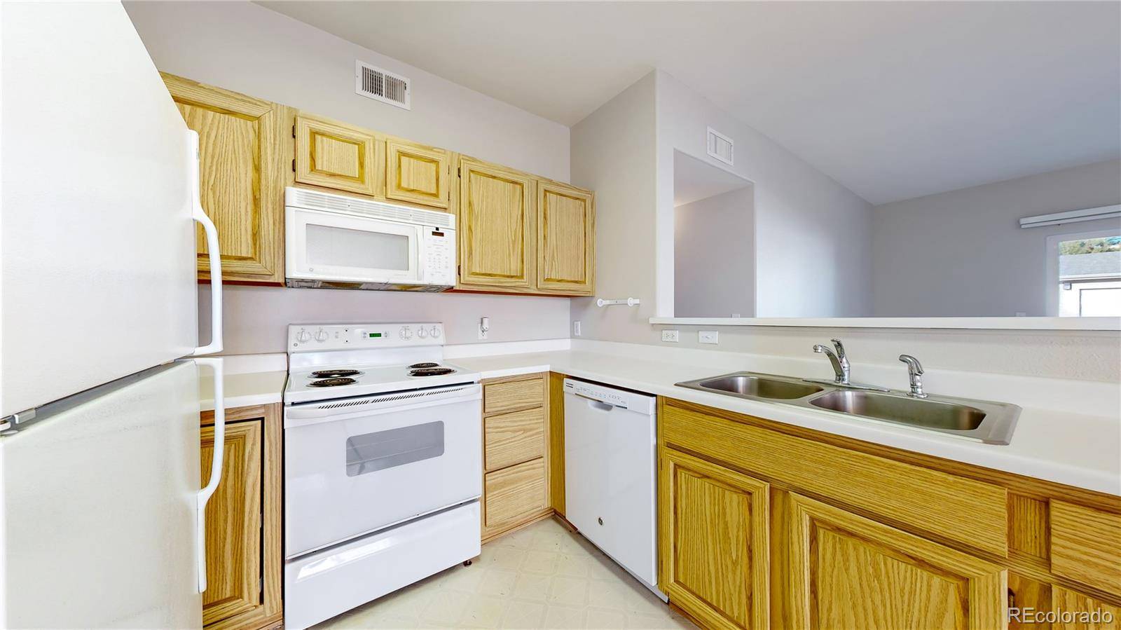 Broomfield, CO 80020,1120 Opal ST #104