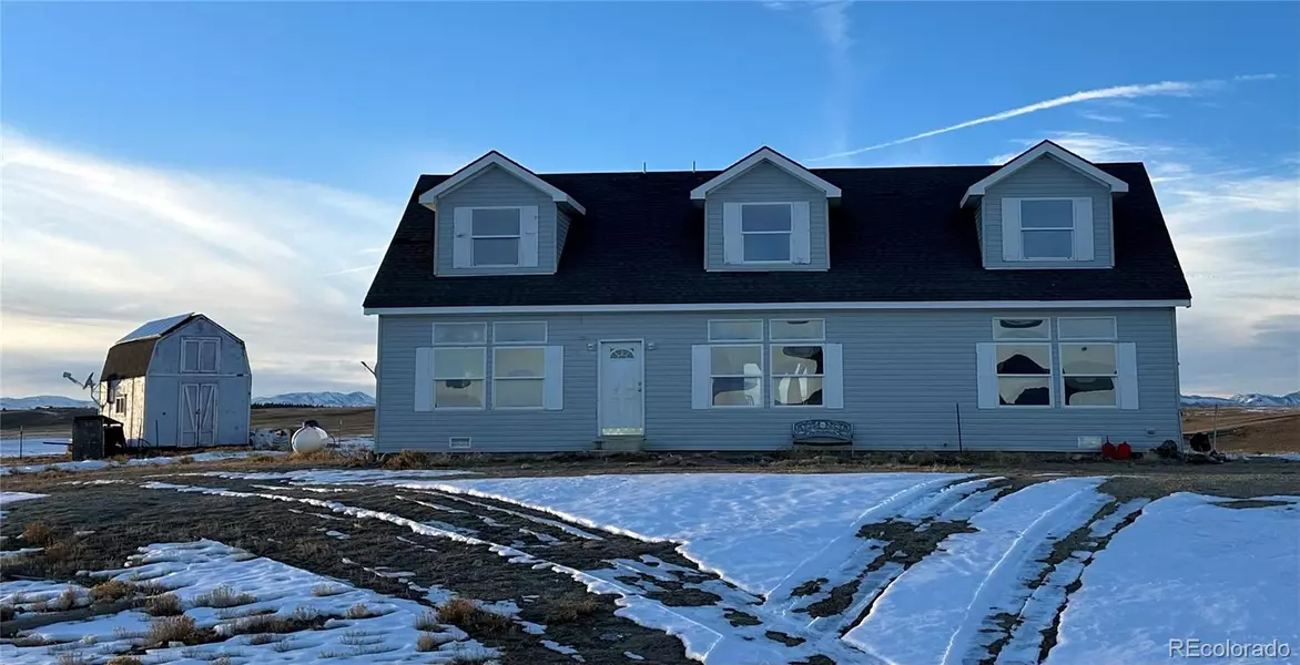 635 Badger LN, Hartsel, CO 80449