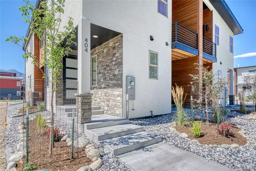 404 Old Stage RD, Salida, CO 81201