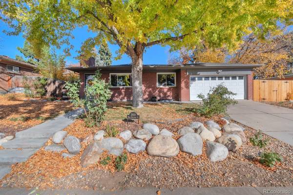 3919 W Hillside PL, Littleton, CO 80123