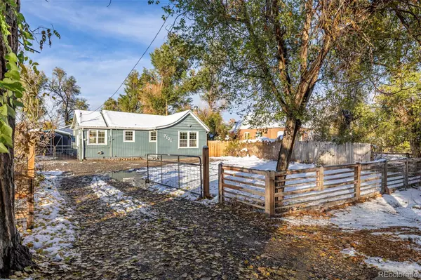 7121 W 52nd AVE, Arvada, CO 80002