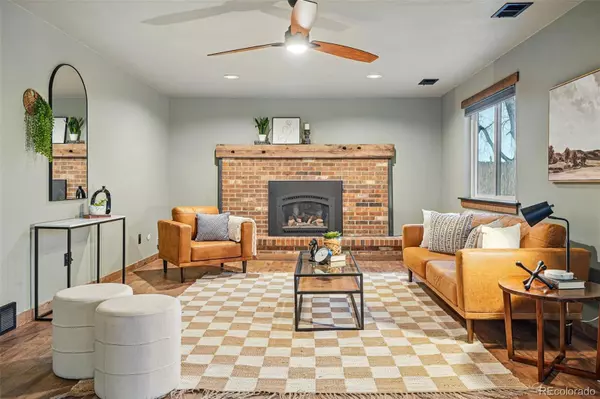 Longmont, CO 80503,3053 McIntosh DR