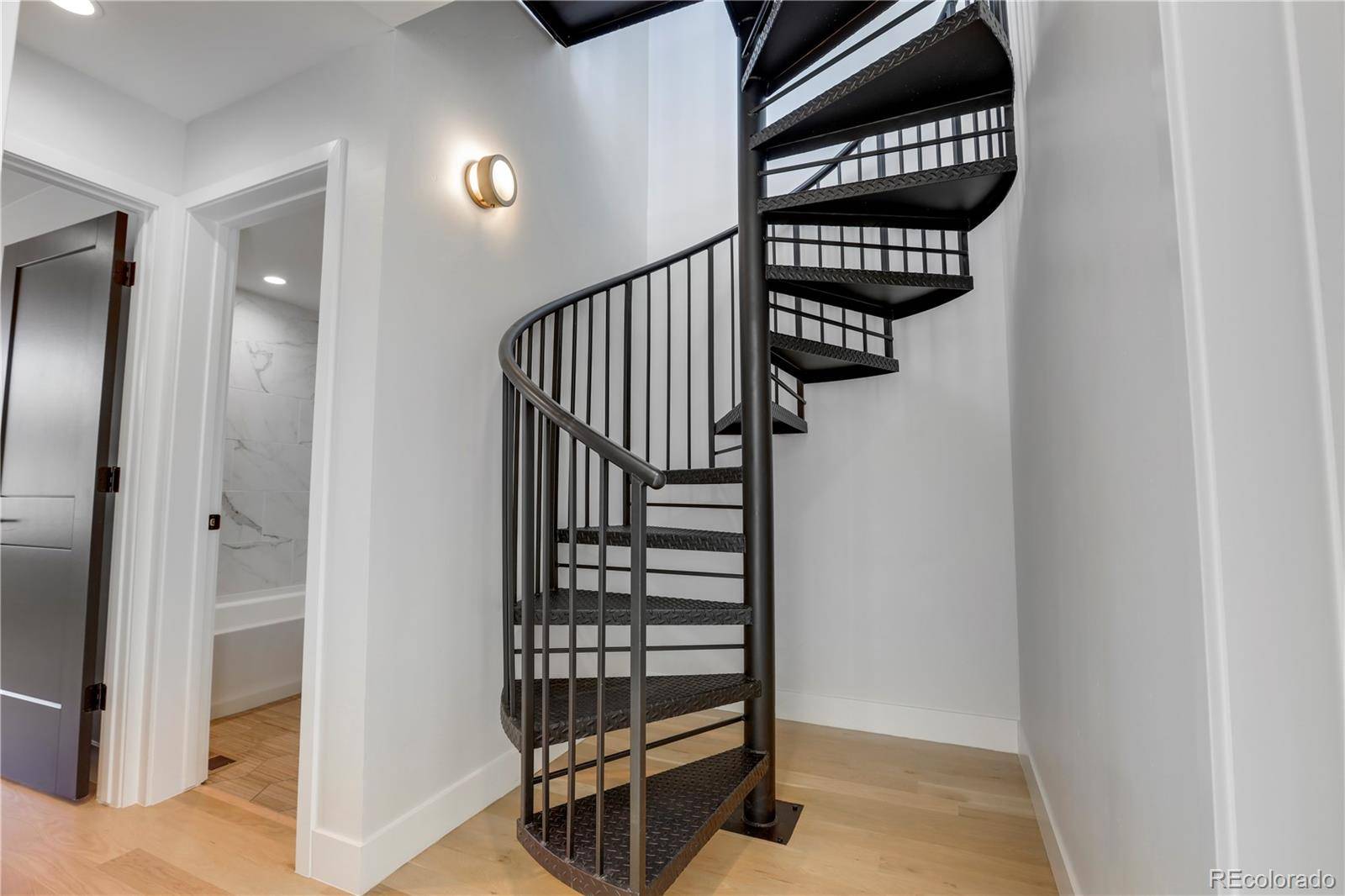 Denver, CO 80205,1065 25th ST